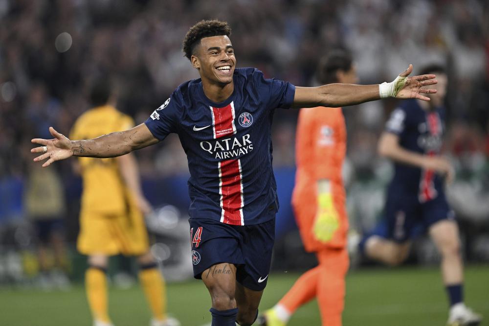 孔帕尼：控球是为了处于有利进攻位置；希望保护足球的创造力