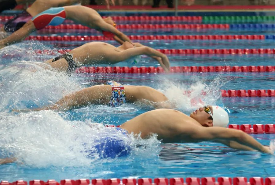 国米4-0横扫劲敌：劳塔罗连场破门状态回归，恩里克助攻令人欣喜