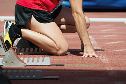 维尼修斯和阿森纳U16球员合影，2米法国门将抢镜