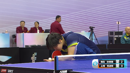 肚子略大，球迷质疑姆伯莫身体状态，随后阿莫林给予后者支持